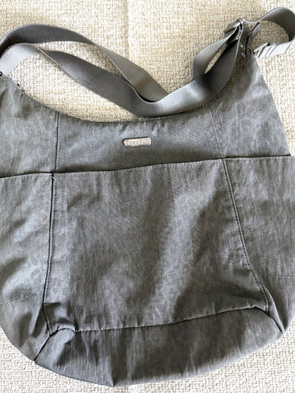 Baggalini Shoulder Bag Gray Canvas - Picture 4 of 8